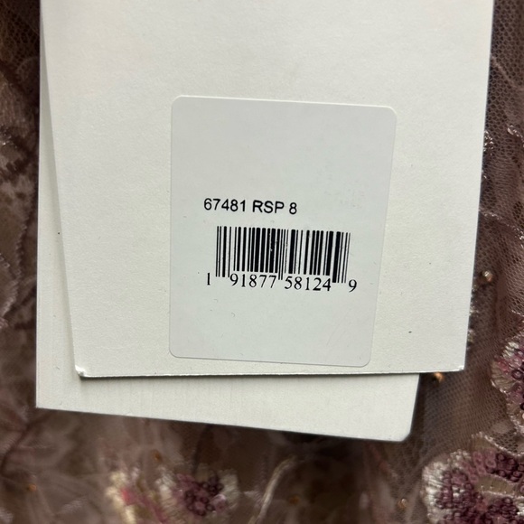 Mac Duggal 67481 NWT FLORAL EMBELLISHED SLEEVELESS PLUNGE NECKLINE - Picture 11 of 14